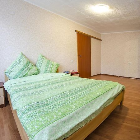 Vip Apartment On 14 Vidradnyi Avenue Kiev Luaran gambar