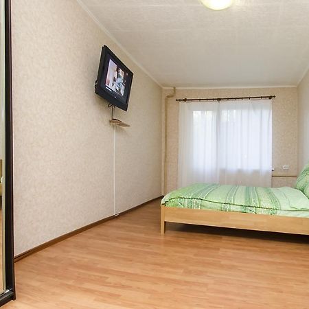 Vip Apartment On 14 Vidradnyi Avenue Kiev Luaran gambar